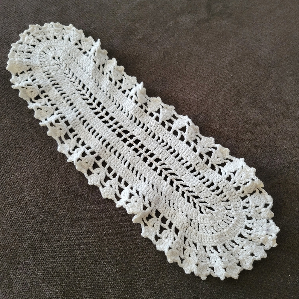 Handmade crochet runner with slight ruffle